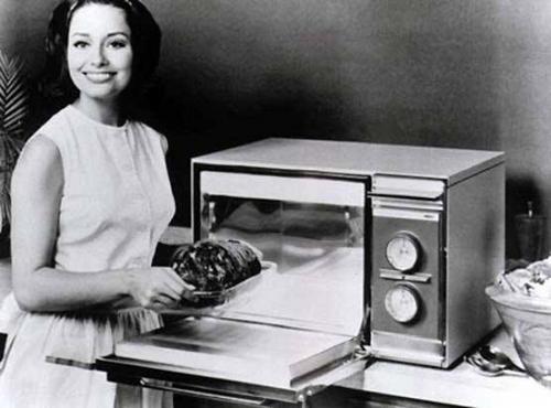 Raytheon firması tərəfindən buraxılan ilk mikrodalğalı soba, 1947-ci il