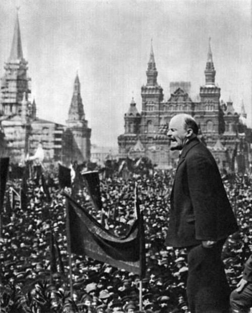 Vladimir Lenin Qırmızı meydanda çıxış edir, 1919-cu il