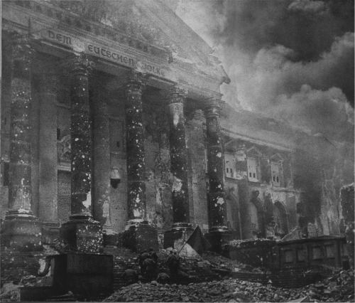 Reyxstaqa Sovet hücumu, 1945-ci ilin mayı