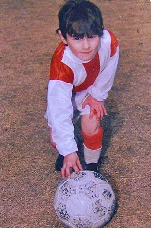 Futbolçu Lionel Messi uşaqlıqda