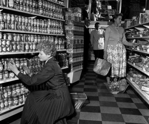 Dünyada ilk supermarket. London, 1 sentyabr 1951-ci il