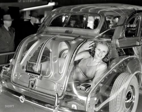Plastik kütlədən hazırlanmış şəffaf Pontiac. San-Fransisko, 1940-cı il