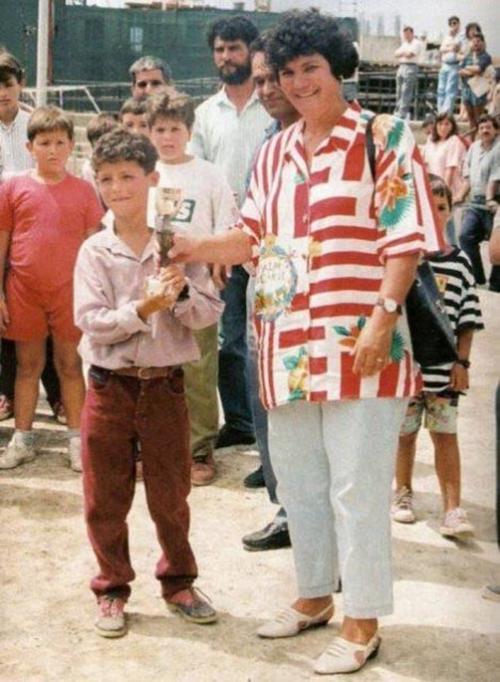 Kriştiano Ronaldo anası ilə birlikdə