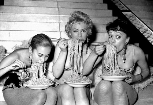 Yemək zamanı, 1958-ci il