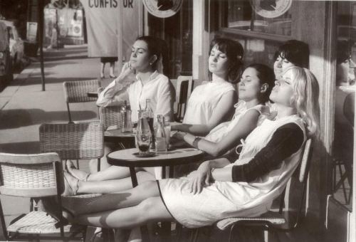 Qızlar. Kafe. Paris, 1966-cı il
