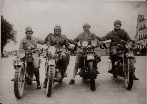 Qadın motosikletçilər, 1920-ci illər