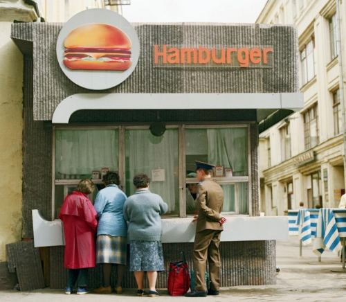 Yeni trend kimi qamburger, SSRİ, Moskva, 1990-cı il