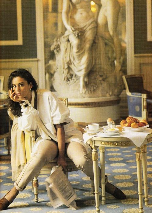 Monika Belluççi, Fransa, 1989-cu il