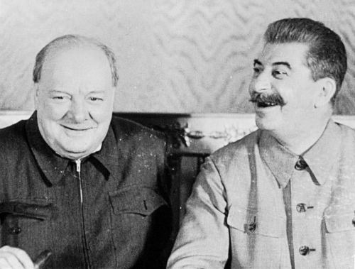 Uinston Çörçill İosif Stalinə baş çəkir, Moskva, 1942-ci il