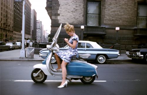 İşıqforun yaşıl işığını gözləyərkən, Nyu-York, 1965-ci il