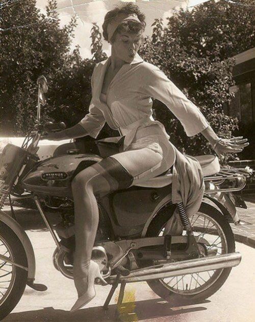 Gözəl qız motosikletində, ABŞ, 1959-cu il
