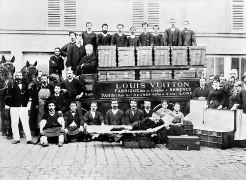 Louis Vuitton çamadanlarının çatdırılma xidməti. Paris, 1888-ci il