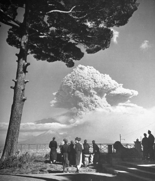 Vezuvi vulkanının püskürməsi, İtaliya, 1944-cü il