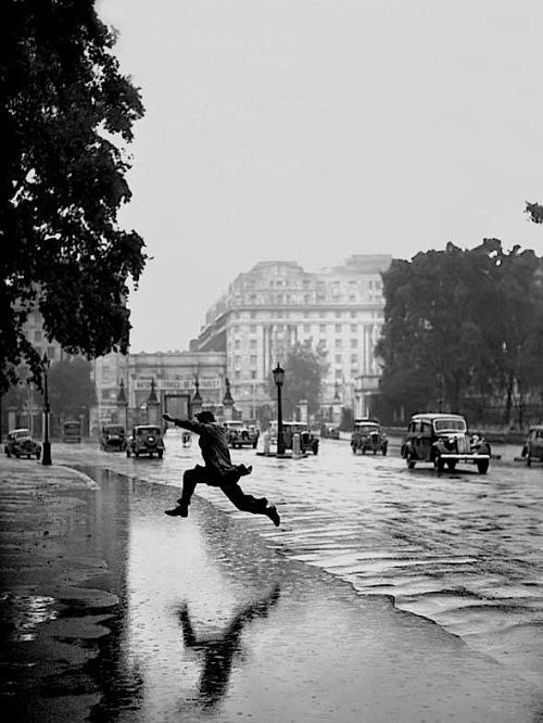 Su üzərindən tullanma. London, 1939-cu il