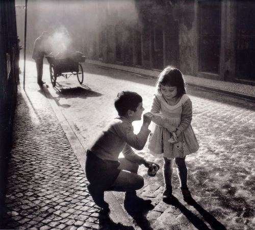 Küçədə uşaqlar. Lissabon, Portuqaliya, 1969-cu il