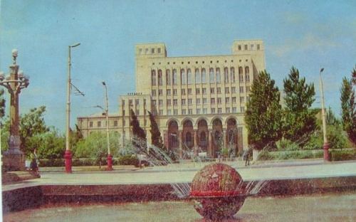 Azərbaycan Milli Elmlər Akademiyasının əsas binası, Bakı, 1974-cü il