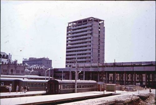 Vağzalın yeni binasının tikintisi. Bakı, təxminən 1975-1977-ci illər