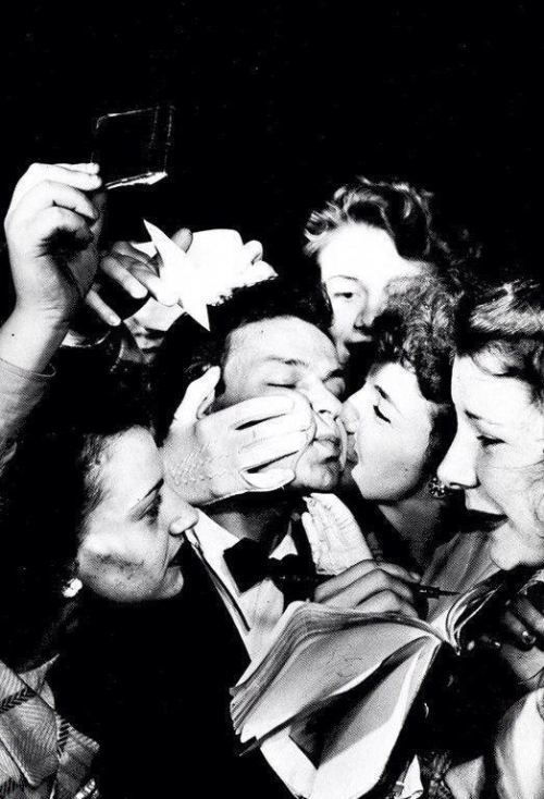 Frenk Sinatra və onun pərəstişkarları, 1940-cı illər