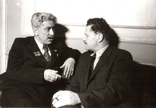 Azərbaycan xalq şairi Səməd Vurğun türk şairi Nazim Hikmətlə birlikdə, Moskva, 1949-cu il