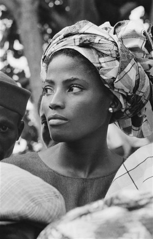 Nigeriyalı qadın, 1956-cı il