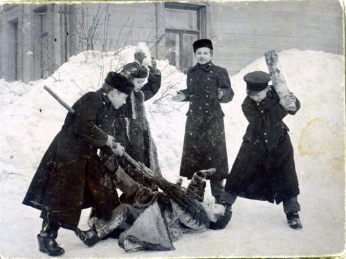Zarafatlaşan uşaqlar. Moskva. Rusiya İmperiyası. 1912-ci il