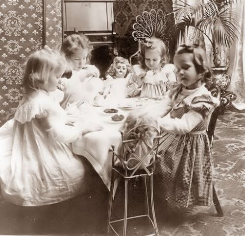 Çay süfrəsi, 1902-ci il