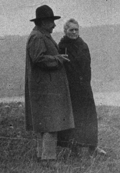 Mariya Küri və Albert Eynşteyn