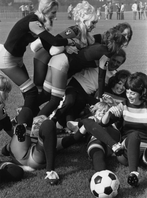 Playboy qızlarının futbol komandası, 1971-ci il