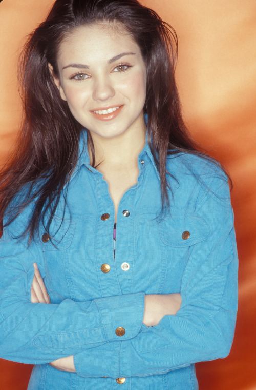 Mila Kunis 16 yaşında, 1999-cu il