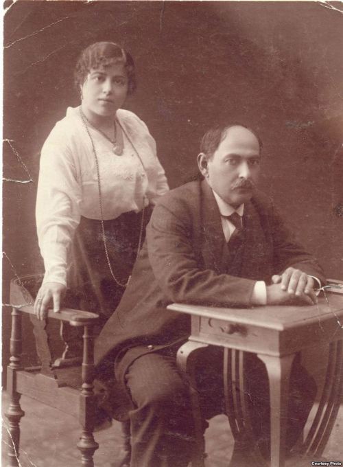 Nəriman Nərimanov həyat yoldaşı Gülsüm xanımla birlikdə, 1915-ci il