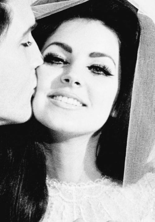 Elvis və Prissilla Presli toy günlərində, 1967-ci il