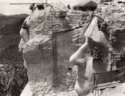 Raşmor dağında heykəllərin yaradılması, 1936-cı il