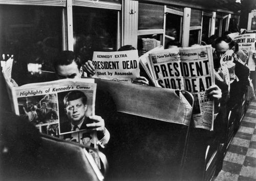 ABŞ prezidenti Con Kennedinin ölümündən sonra qəzet başlıqları, 22 noyabr 1963-cü il
