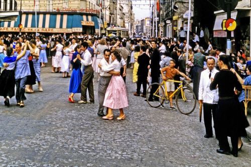 Küçədə rəqs. Paris, 1950-ci il