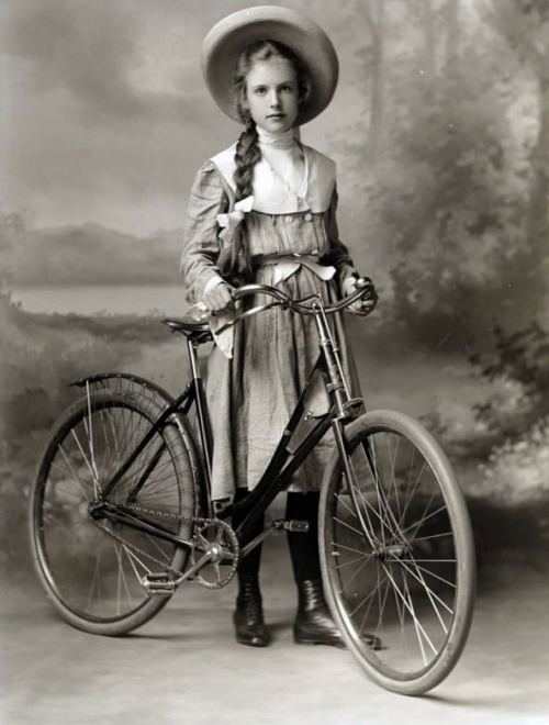 Gənc velosipedçi, 1898-ci il