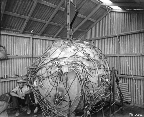 İlk atom bombası