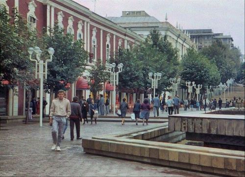 Fəvvarələr meydanı, Bakı, 1980-ci illərin sonları
