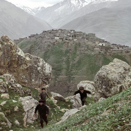 Dəniz səviyyəsindən 2800 metr yüksəklikdə, Xınalıq kəndi, Quba. 1968-ci il