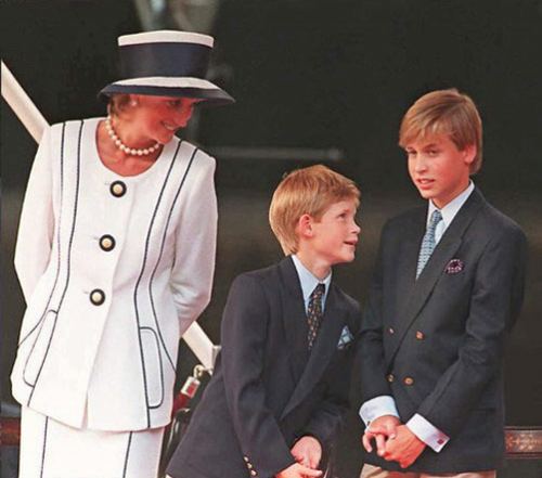 Şahzadə Diana oğulları ilə, London, 1995-ci il