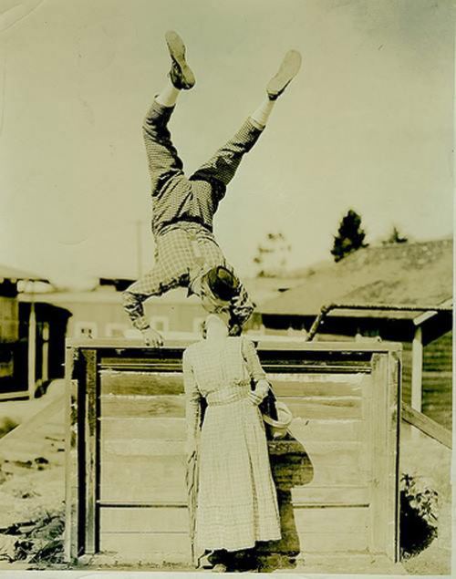 Akrobatik öpüş, 1920-ci il