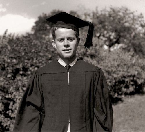 Con Kennedi, Harvard universiteti məzunu. ABŞ, 1940-cı il