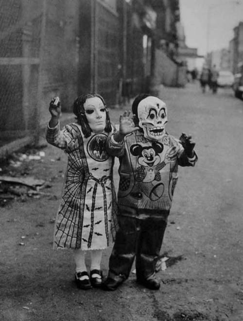 Uşaqlar maskada. Nyu-York, 1970-ci il