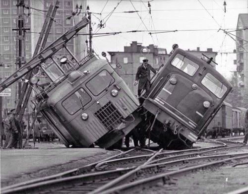 Stokholm küçəsində iki tramvayın toqquşması. İsveç, 2 noyabr 1965-ci il
