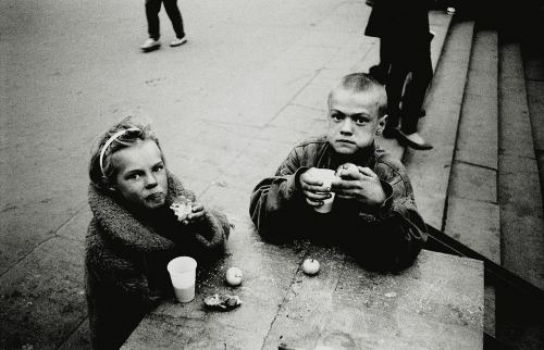 Evsiz uşaqlar. Moskva, 1995-ci il