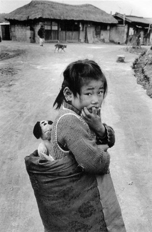 Kiçik qız, Cənubi Koreya. 1976-cı il
