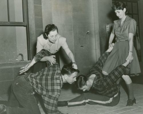 Qızlar özünü müdafiəetmə kursunda, Nyu-York, 1939-cu il
