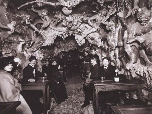 Qorxunc gecə klubu. Paris, 1899-cu il
