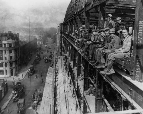 London inşaatçıları nahar fasiləsində, 1929-cu il