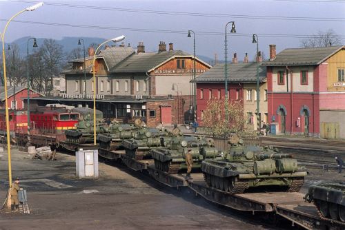 Sovet tanklarının Çexoslovakiyadan çıxarılması, 1990-cı il