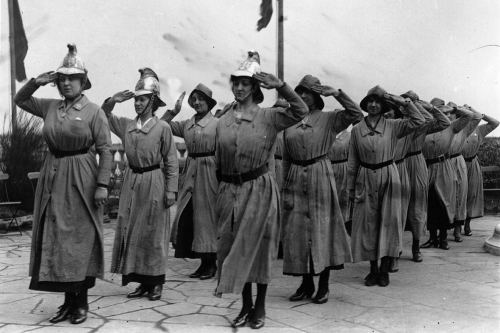 Qadın yanğınsöndürən komandası, London, 1916-cı il